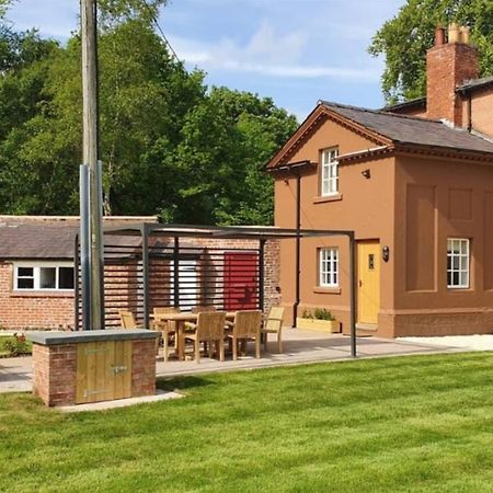 Oulton Park Lodge Little Budworth Экстерьер фото